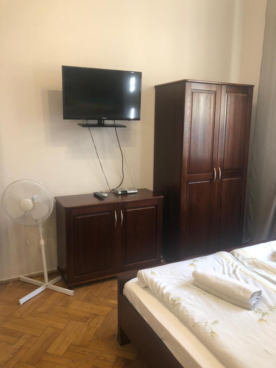 P&J Apartamenty Sw. Krzyza Krasków Εξωτερικό φωτογραφία